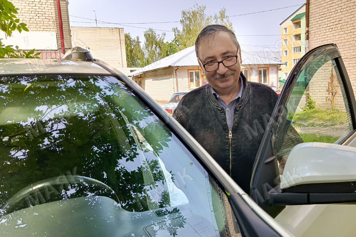 Дорога серою лентою вьётся у новозыбковского волонтёра