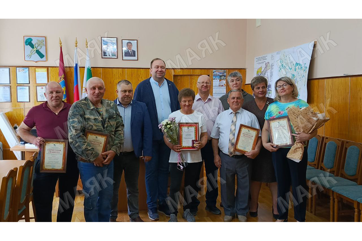 Лучших работников сельского хозяйства Новозыбковского городского округа отметили Почетными грамотами