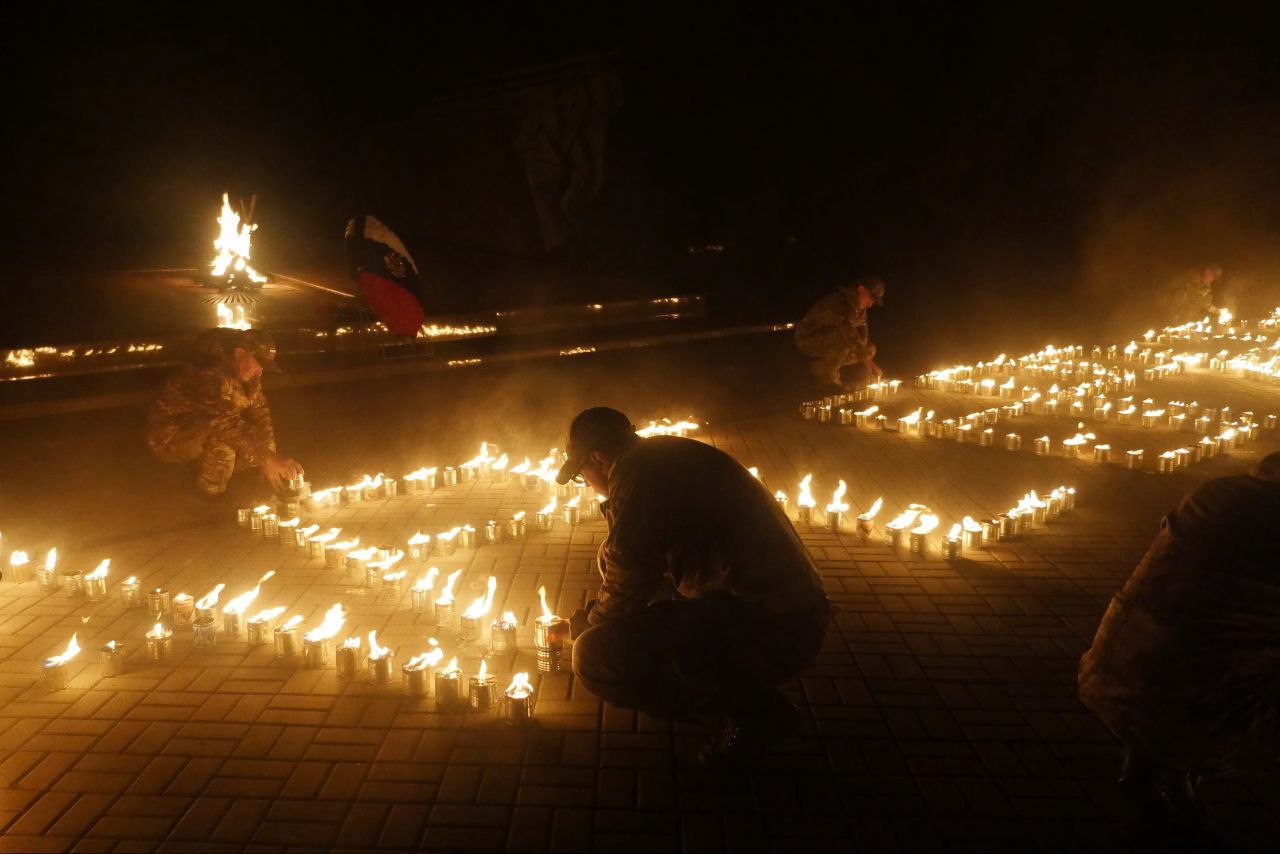 На Партизанской поляне бойцы бригады «БАРС – Брянск» зажгли свечи
