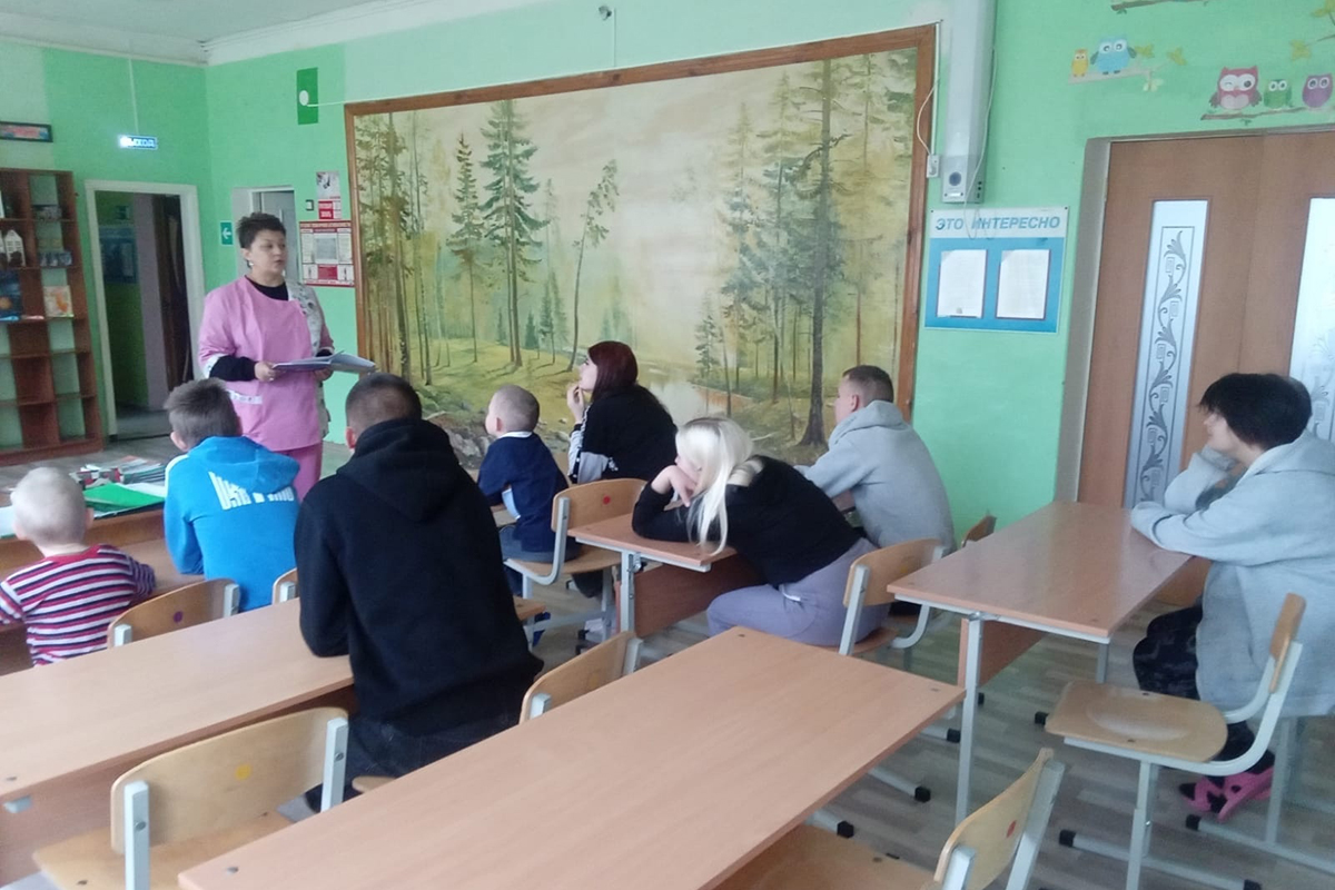 В новозыбковском приюте для детей и подростков рассуждали о безопасности на воде