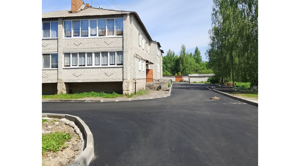 В брянском Сураже на благоустройство пяти дворов потратили 5,5 миллиона рублей