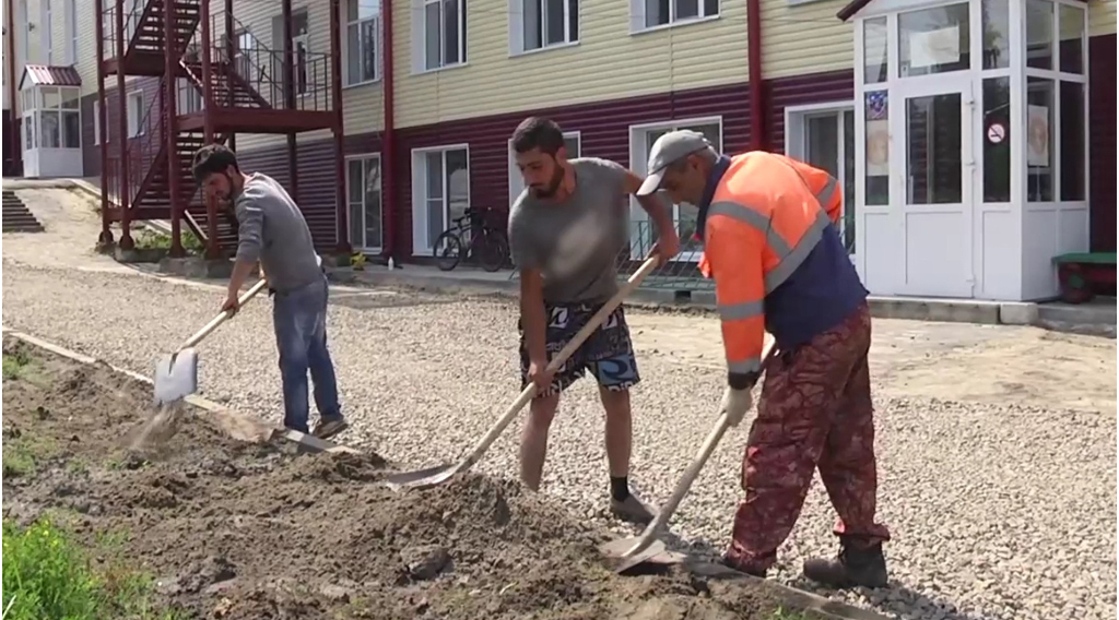 В Злынковском районе Брянской области завершают ремонт двух школ и детсада