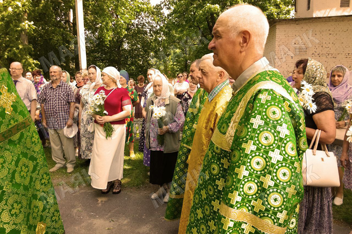 В День семьи, любви и верности в Новозыбкове совершен молебен