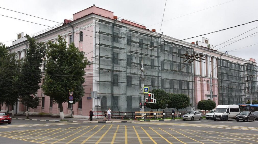 В Брянске на объекте филиала Сеченовки трудятся 150 рабочих