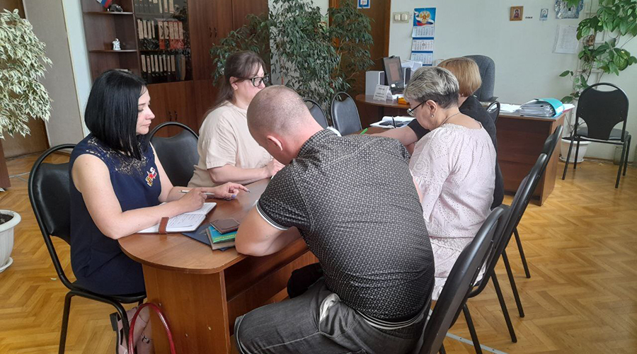 Новозыбковский Центр занятости провел первое заседание клуба «С заботой о СВОих»