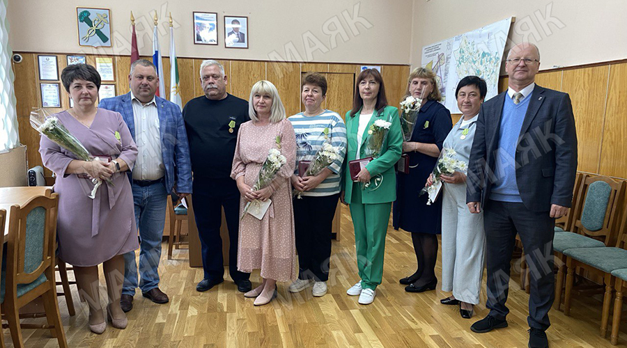Новозыбковцы удостоены памятной медали «В честь подвига партизан и подпольщиков»