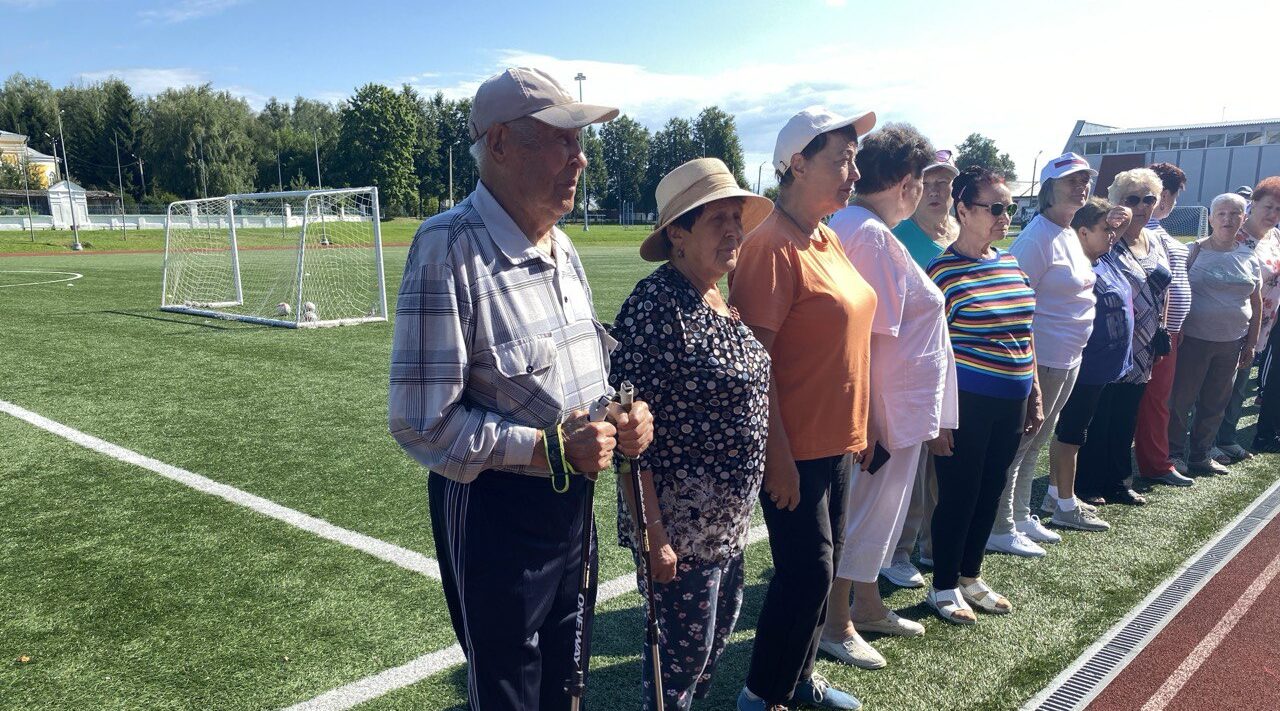 Новозыбковские пенсионеры отметили День физкультурника спартакиадой