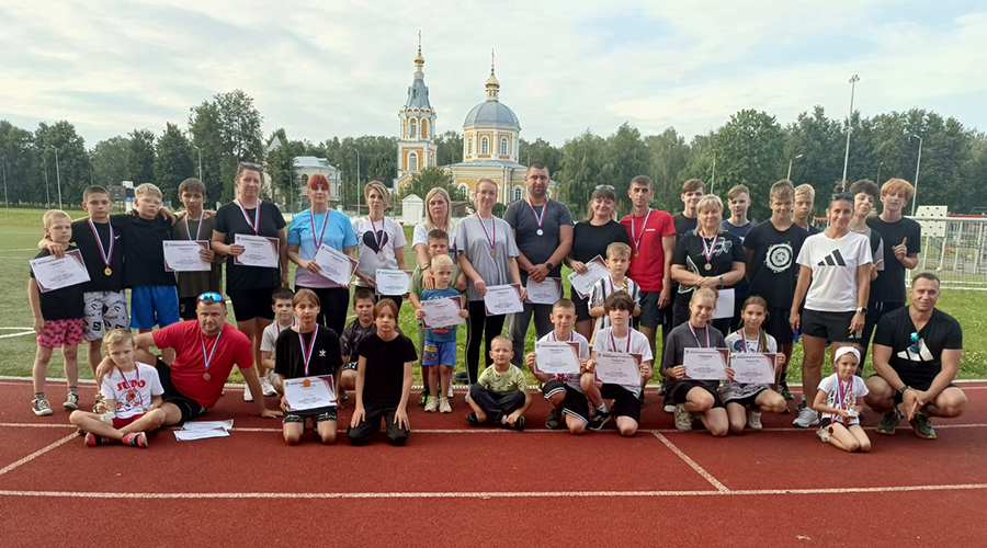 В Новозыбкове прошел кросс, посвященный Дню физкультурника