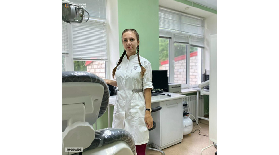 В Новозыбковскую стоматологическую поликлинику пришел молодой специалист