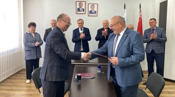 Новозыбков и белорусская Ветка подписали соглашение о сотрудничестве