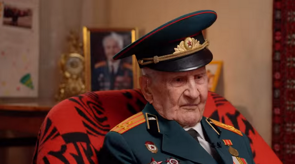 Ветеран ВОВ Борис Шапошников поздравил земляков с Днем освобождения Брянщины