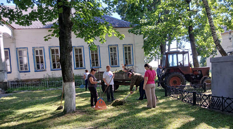 В Новозыбковском городском округе прошел субботник