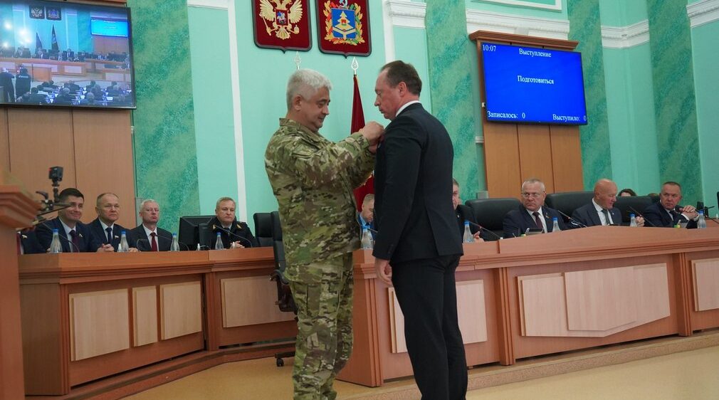 Александр Богомаз поздравил с наградой командира «БАРС-Брянск»Сергея Антошина