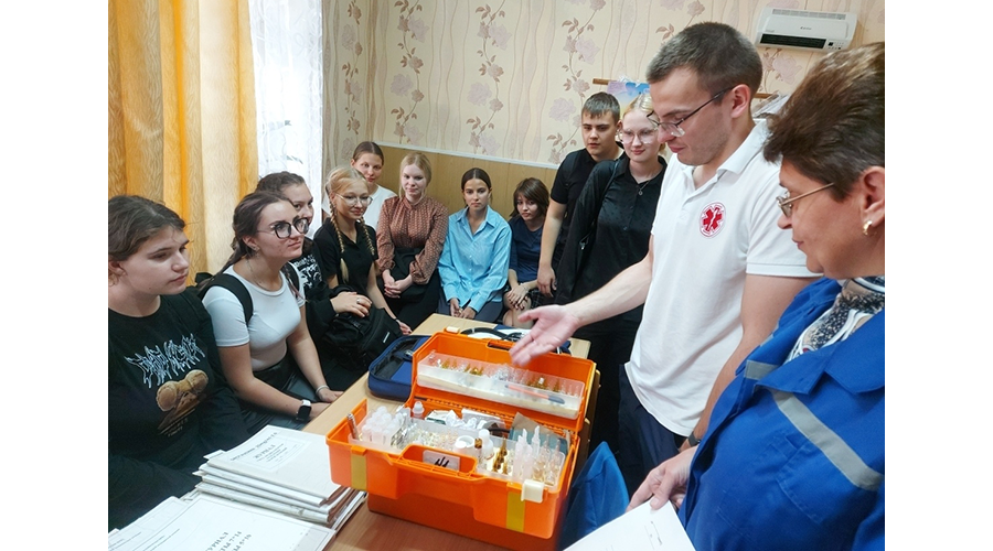 Медики-первокурсники в Новозыбкове знакомятся с больницей
