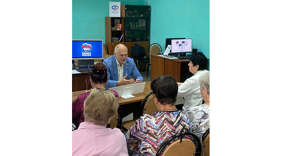 Депутат Брянской областной Думы Святослав Лось встретился с новозыбковцами