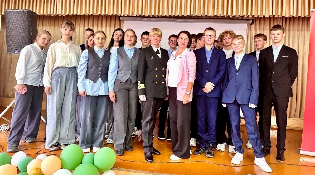 Школьники брянской Унечи встретились с первой в мире женщиной-капитаном атомного ледокола