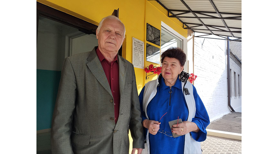 Почетные граждане Новозыбкова Олег и Валентина Иващенко приняли участие в выборах