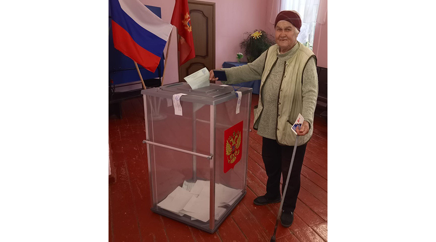 Одна из старейших жительниц Новозыбковского городского округа пришла на выборы Губернатора