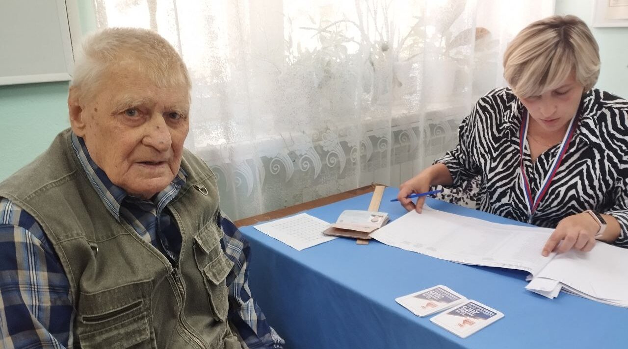 86-летний житель Новозыбкова Валентин Воронец проголосовал за кандидатуру губернатора региона
