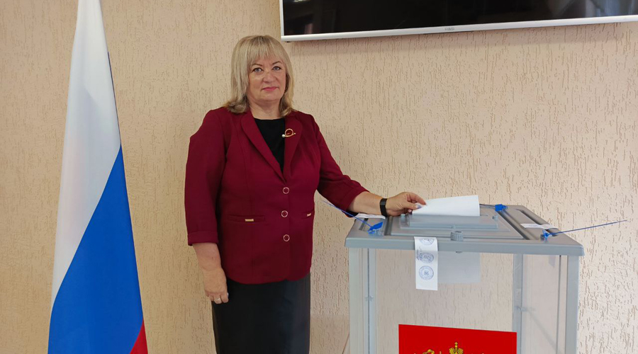 Депутат новозыбковского горсовета проголосовала на выборах Губернатора