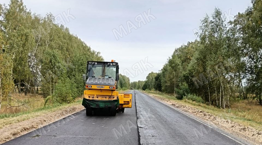 В Новозыбковском городском округе ремонтируют дорогу
