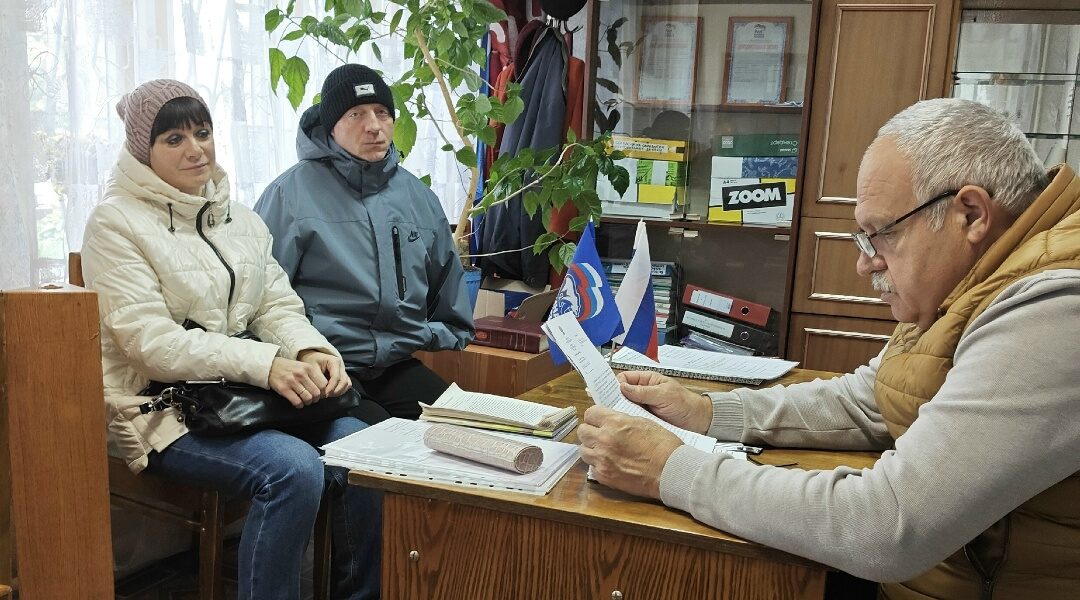 Новозыбковцы со своими проблемами обратились к депутату горсовета