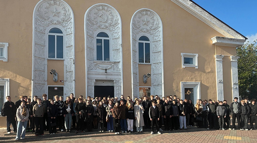 Новозыбковские школьники и учителя посмотрели фильм «Август»