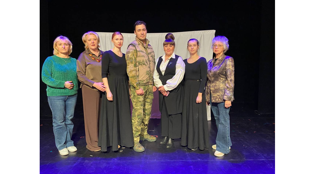 В Брянском театре кукол показали авторский спектакль о воинах-героях