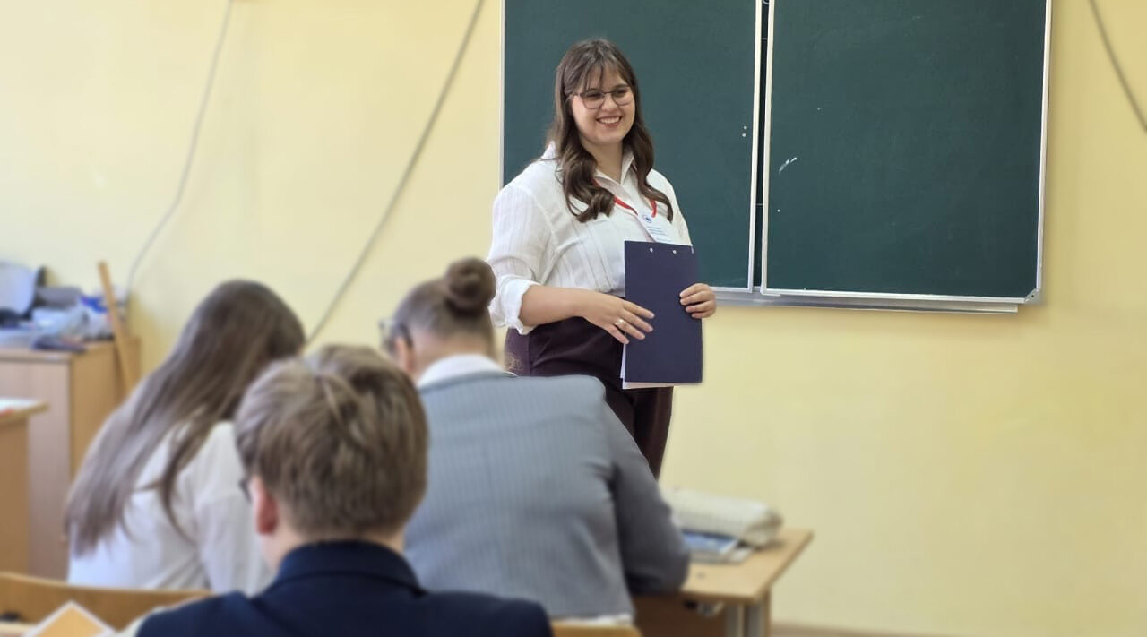 Молодой педагог из Новозыбкова душой прикипела к сельской школе