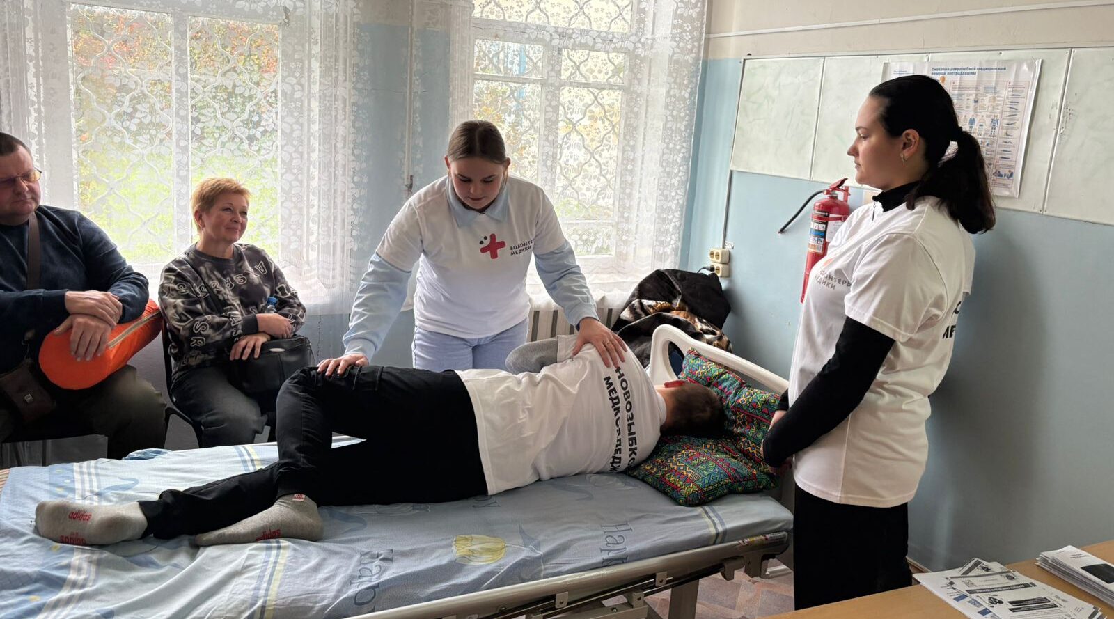Студенты новозыбковского медколледжа поделились опытом по уходу за больными