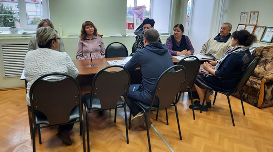 В новозыбковском ЦЗН прошло второе заседание Клуба «С заботой о СВОих»