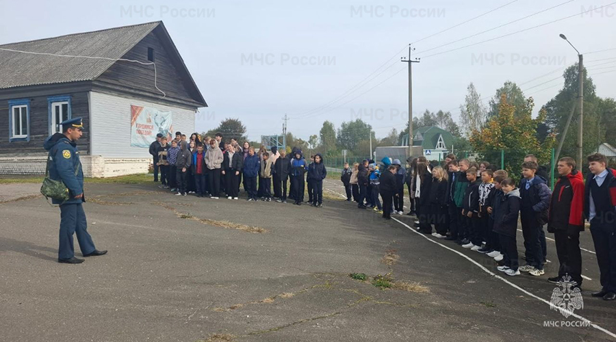 Сотрудники ОНДПР по Новозыбковскому городскому округу провели занятия по гражданской обороне