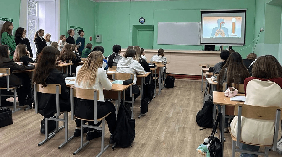 Мультфильм о вредных привычках посмотрели студенты Новозыбковского педколледджа