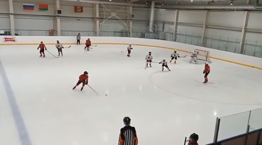 Еще одну игру провели новозыбковские хоккеисты на выезде