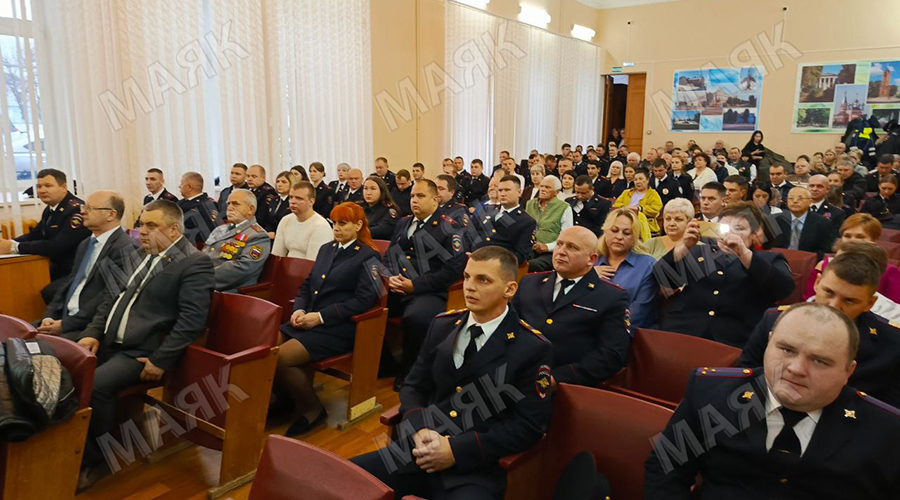 В Новозыбкове отметили День сотрудника органов внутренних дел