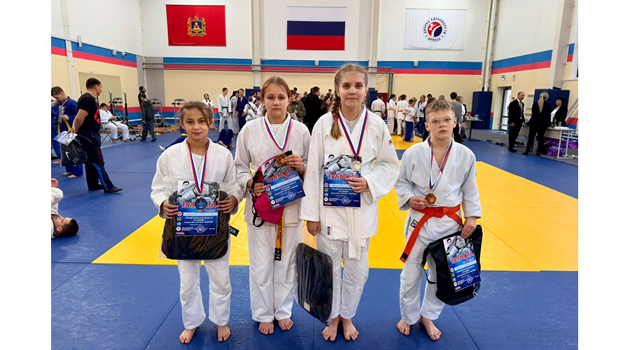 Два серебра и две бронзы завоевали новозыбковцы на турнире памяти Хохлова