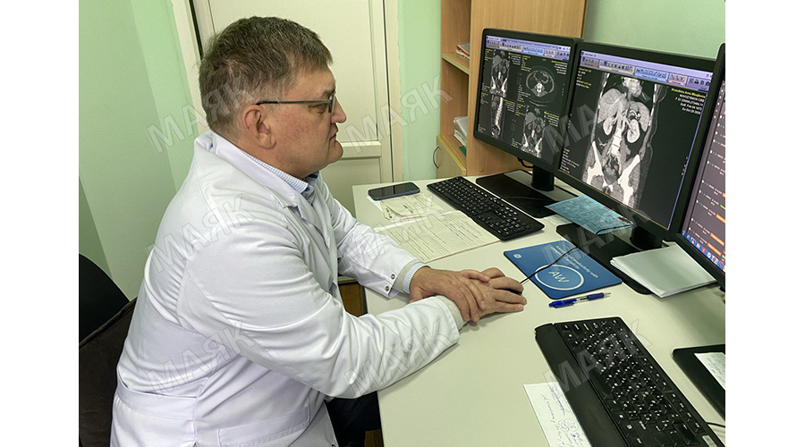 Новозыбковец Владимир Волков руководит отделением лучевой диагностики