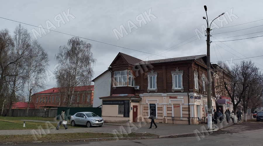 Библиотекарь Наталья Афонина проводит экскурсии по стародавнему Новозыбкову