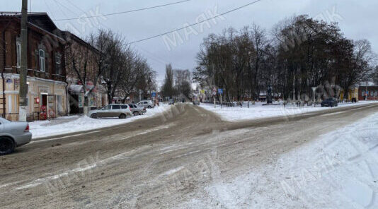 Коммунальщики вышли на уборку снега в Новозыбковском городском округе