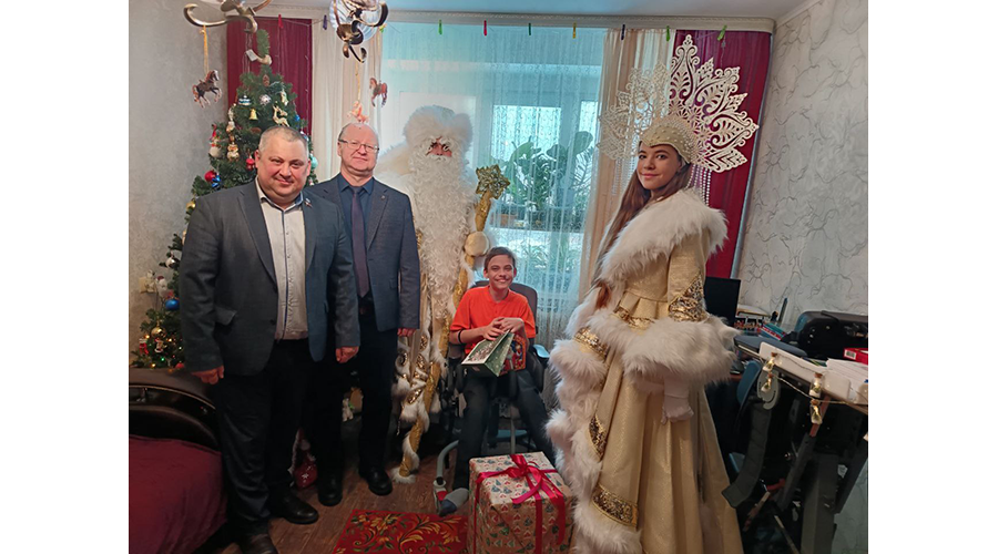 В Новозыбкове поздравили детей погибших воинов