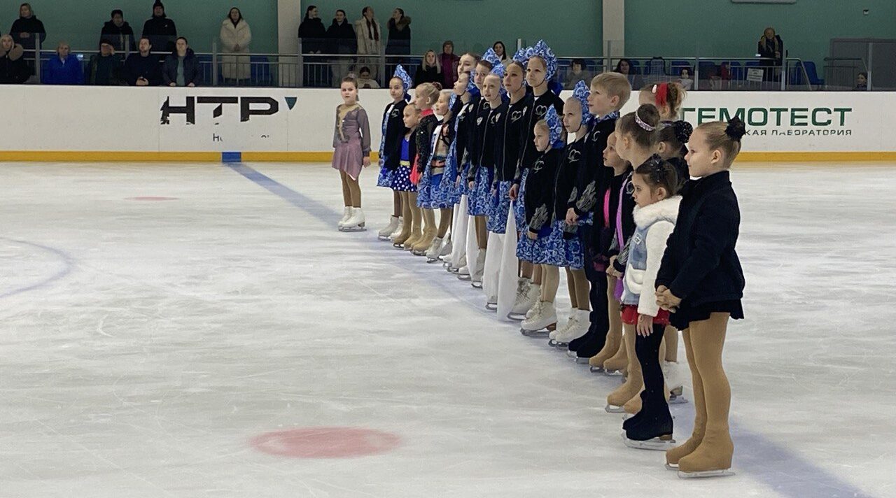 В Новозыбкове проходит фестиваль по фигурному катанию «Звёздный лёд»