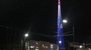 Брянская телебашня озарилась праздничной подсветкой в честь Дня энергетика