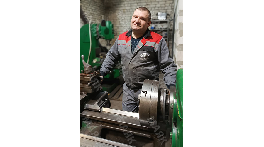 Новозыбковец Анатолий Швыдков рассказывает о творчестве в своей работе