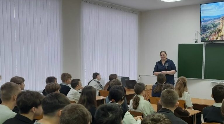 В новозыбковских школах продолжаются профориентационные встречи