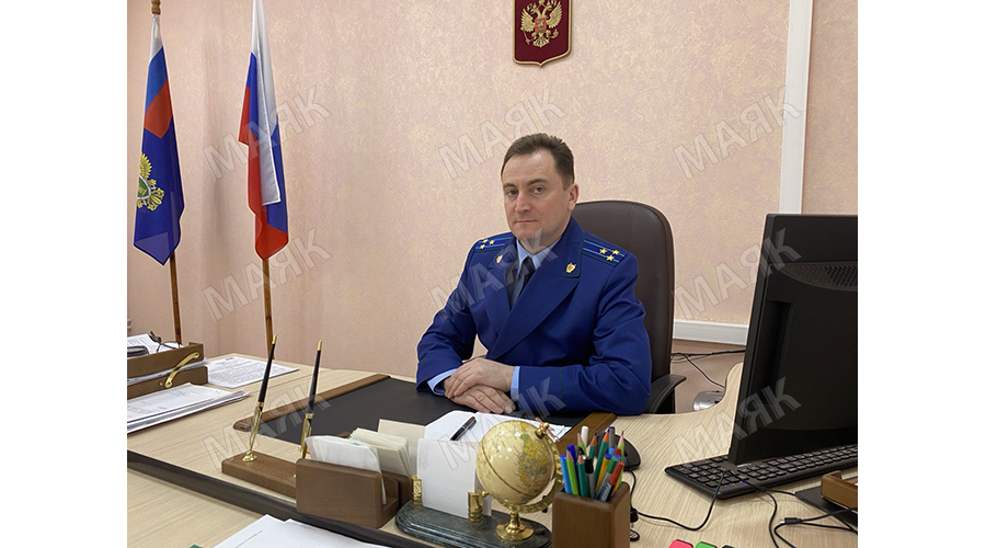 Сотрудники Новозыбковской межрайонной прокуратуры отметили профессиональный праздник