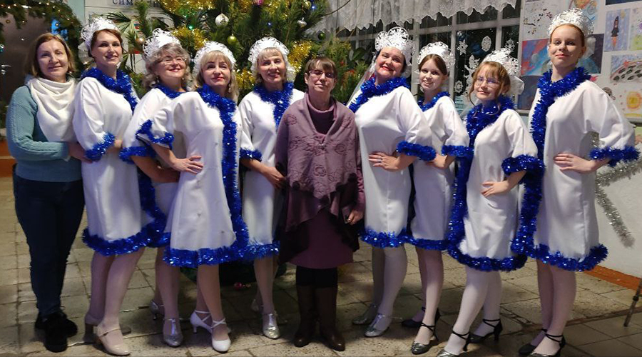 Участницы новозыбковского коллектива «Палитра» живут в ритме танца