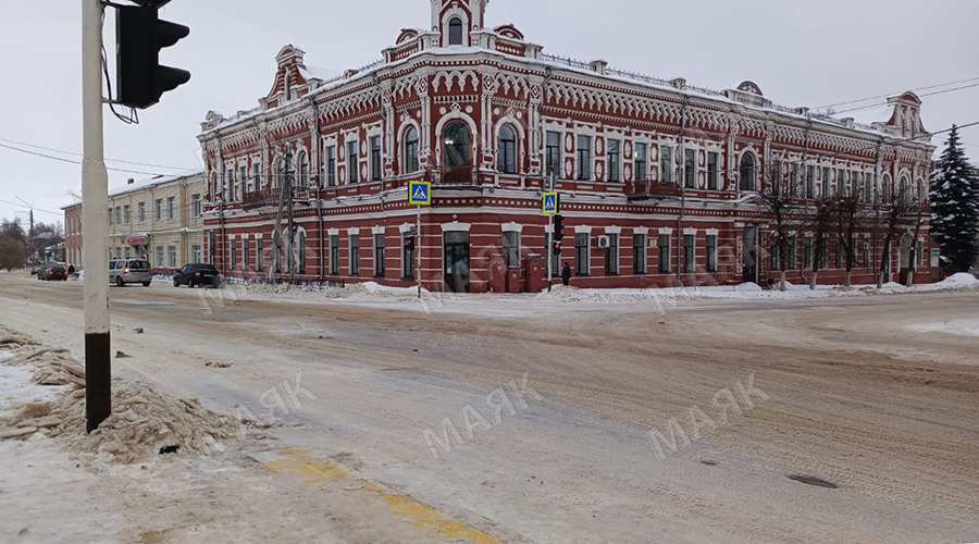 В Новозыбковском городском округе не прекращается борьба с последствиями снежной стихии