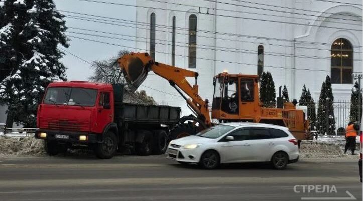 За сутки с улиц Брянска вывезли 800 тонн снега