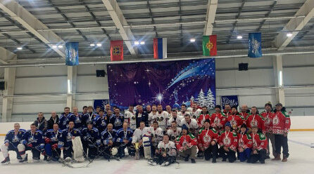 В брянских Клинцах прошел международный Рождественский хоккейный турнир