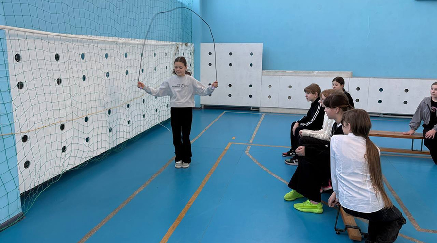 Новозыбковские школьники показывают свои спортивные навыки